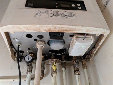 Boiler Leaking Water from the Bottom: How to Fix a。